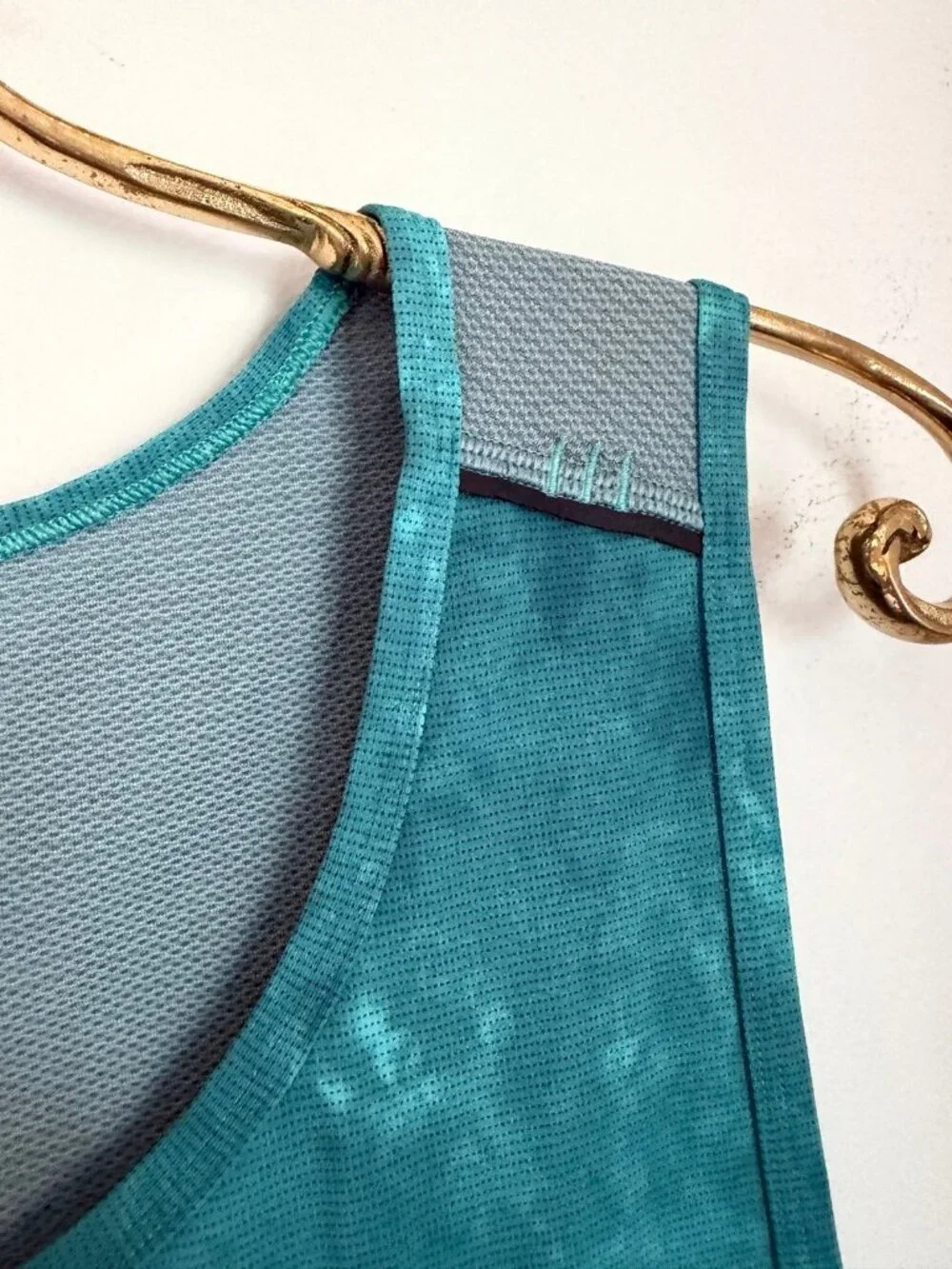 lululemon athletica excellent preowned